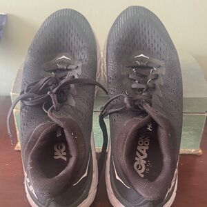 Hoka one to one black Clifton 7 size 9.5 women’s